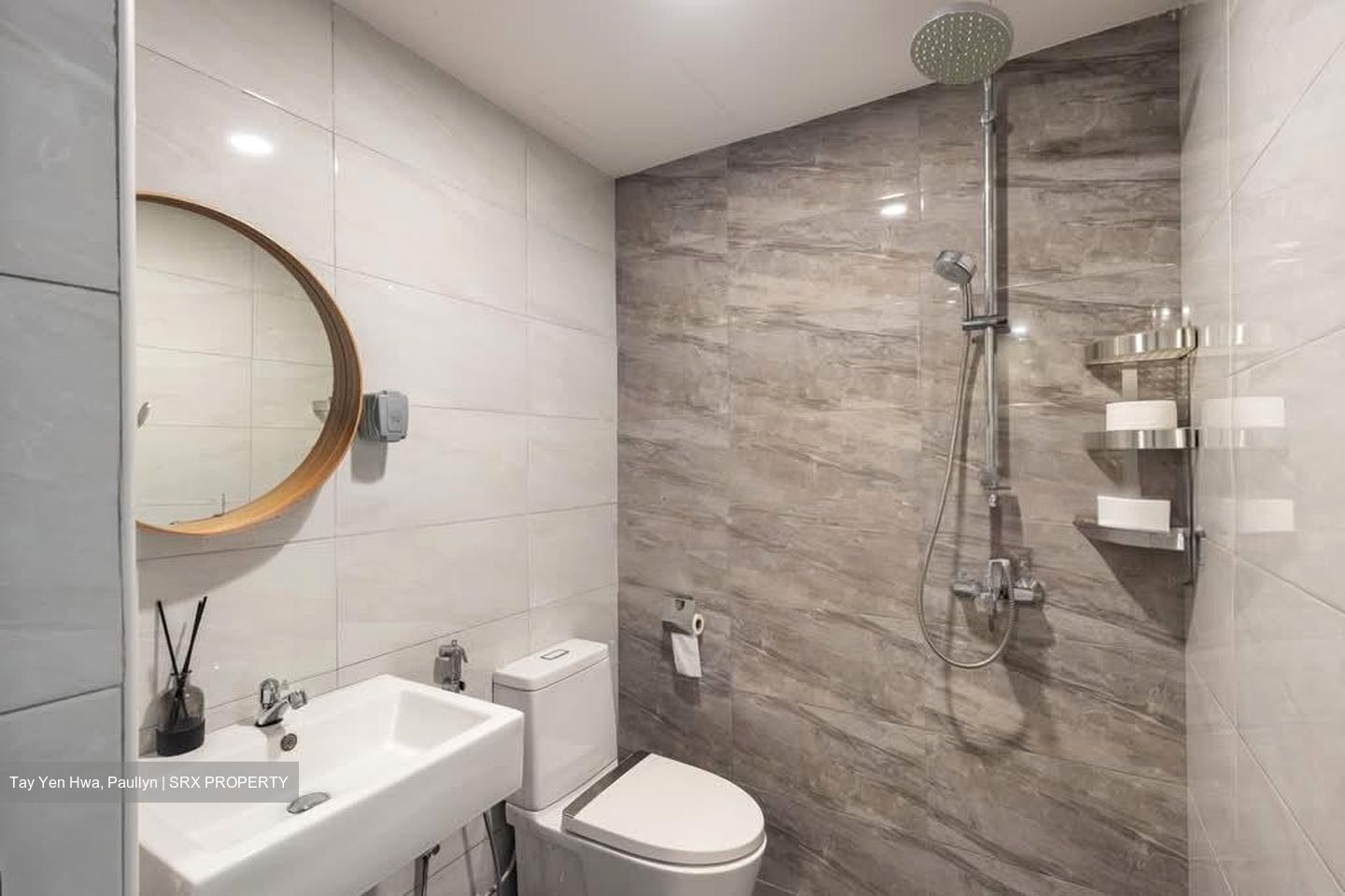 Lorong How Sun (D19), Terrace #589157391